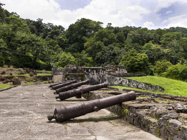 Portobelo, historia, congos y cañones